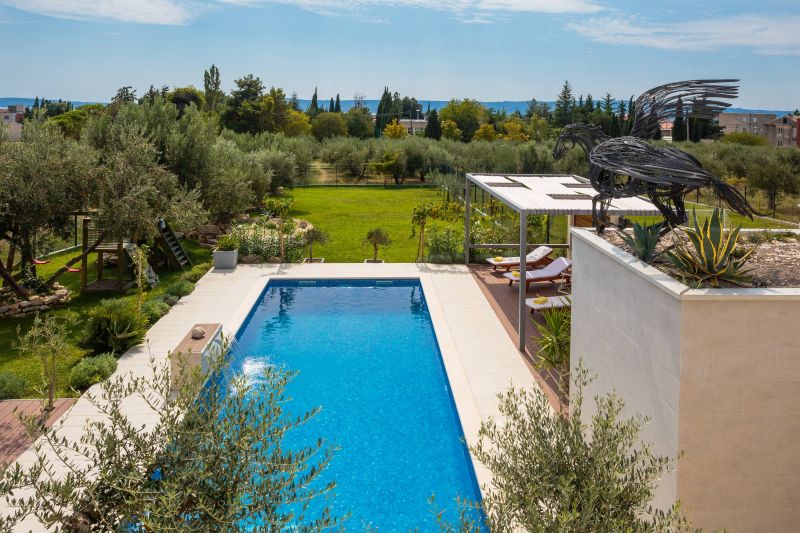 Luxury house with pool, jacuzzi and sauna in Kastel Luksic, Dalmatia, Croatia
